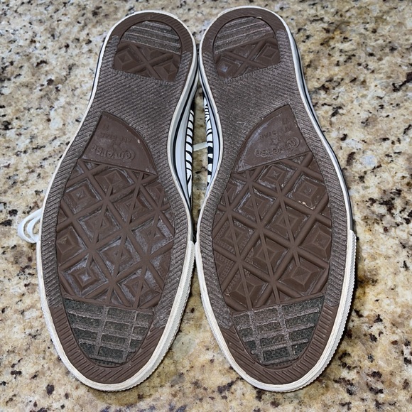 Converse - Picture 5 of 9